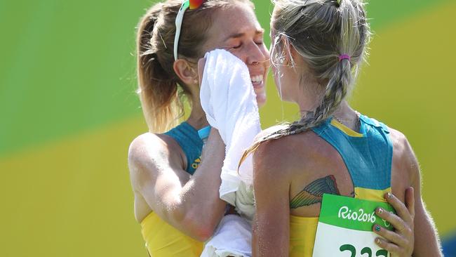 Australia's Jessica Trengove (left) and Milly Clark embrace after the women's marathon in Rio.