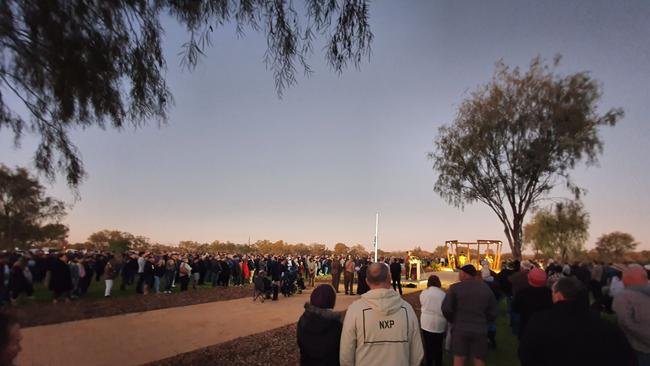 Anzac Day Alice Springs 2021 at the Cemetary Gardens War Memorial.