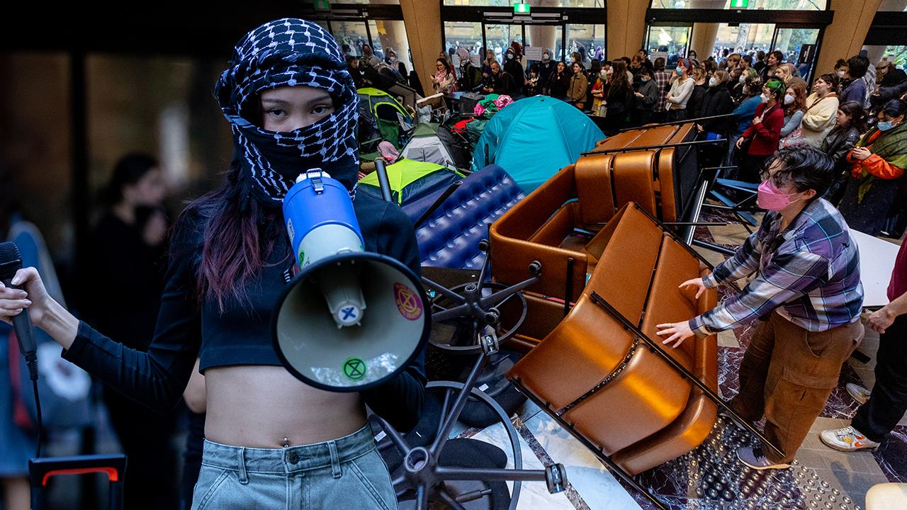 web Pro-Palestine activists occupy Melbourne University