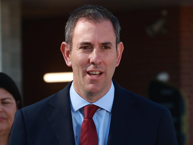 BRISBANE AUSTRALIA - NewsWire Photos AUGUST 19, 2022:  Federal Treasurer Jim Chalmers speaks to the media at the new state-of-the-art STEAM facility at Mable Park High School, Slacks Creek. NewsWire / Sarah Marshall