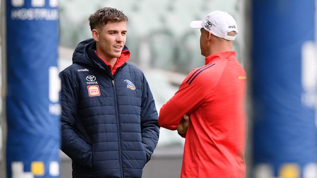 Paul Seedsman chatting to Crows coach Matthew Nicks. Picture Mark Brake