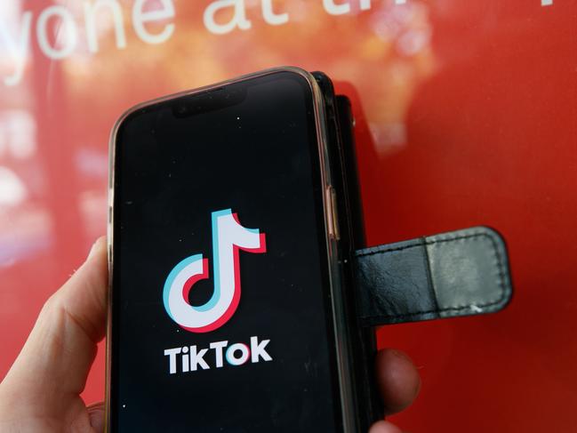 The Albanese government has banned TikTok on public servants’ and politicians’ work phones and laptops. Picture: NCA NewsWire / Tim Pascoe