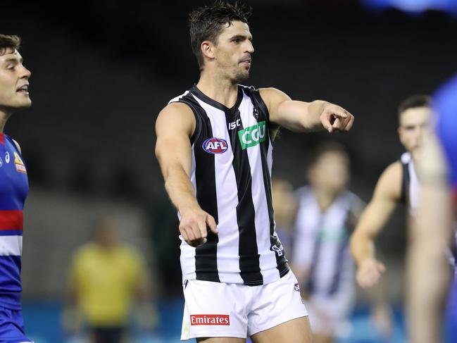 AFL Round 1. Western Bulldogs v Collingwood at Marvel Stadium..  21/03/2020.  Scott Pendlebury of the Magpies  directs traffic   . Pic: Michael Klein