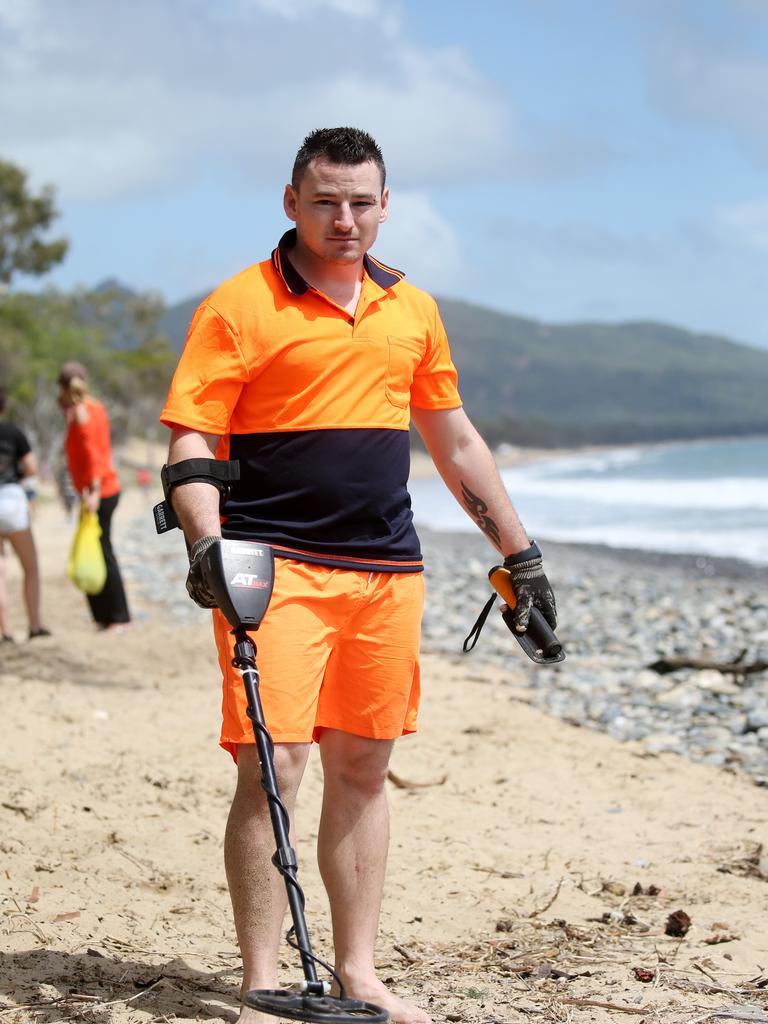 Hundreds of people took part in a combined hunt for clues about Toyah Cordingley's murder at Wangetti Beach. Picture: Stewart McLean