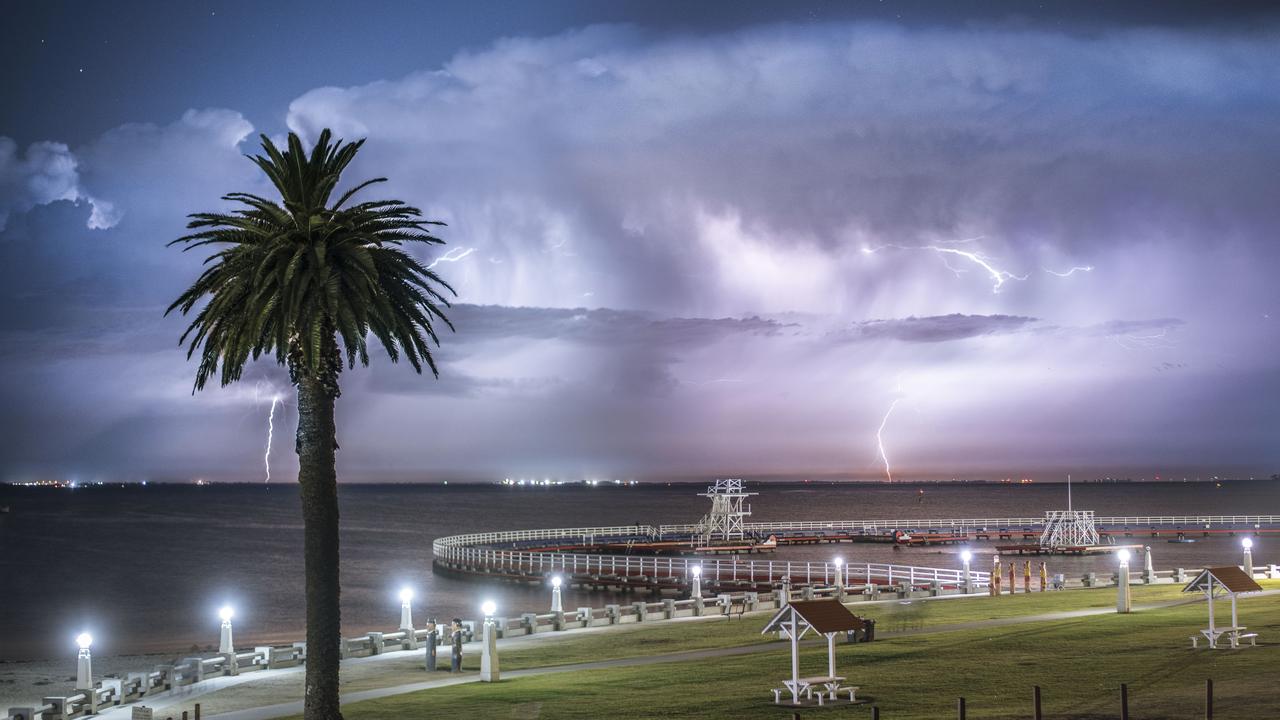 Geelong weather city lucky to escape horrific conditions in 2019