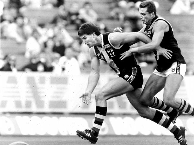 Danny Frawley in action for the Saints.