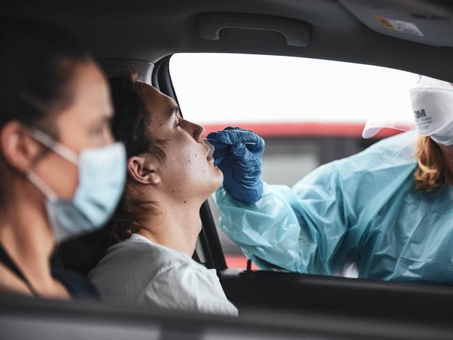 The Bondi Beach drive-through testing clinic has seen a steady flow of people. Picture: NCA NewsWire/Flavio Brancaleone