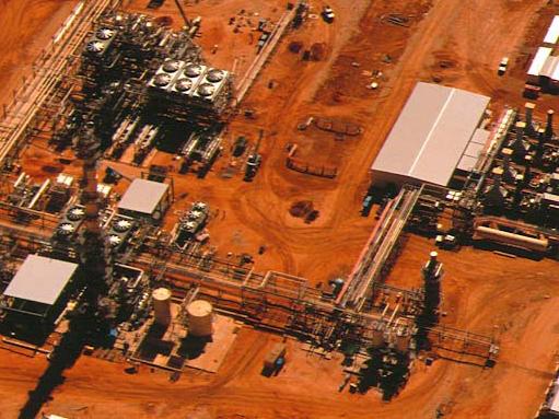 Santos gas plant at Moomba, SA 03 May 2000.