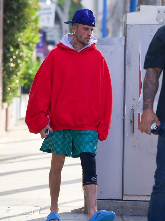 Fans have expressed concern that the singer doesn’t look like himself. Picture: SBJ / BACKGRID