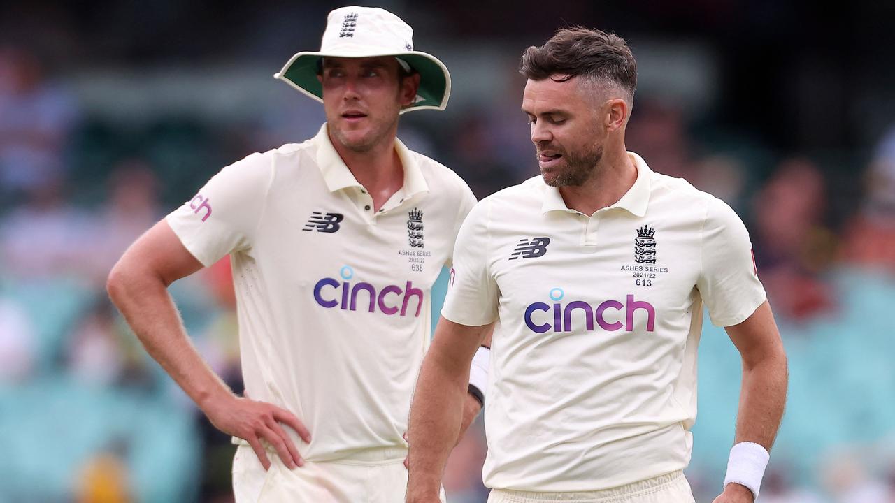 England’s pacemen James Anderson (R) and Stuart Broad. Picture: David Gray / AFP