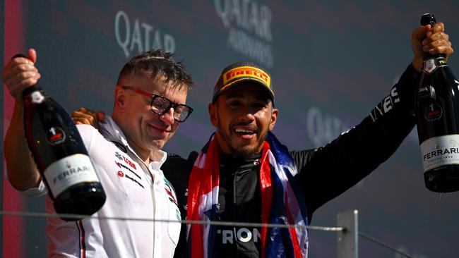 Peter Bonnington (left) enjoyed enormous success with Hamilton at Mercedes. (Photo by Rudy Carezzevoli/Getty Images)