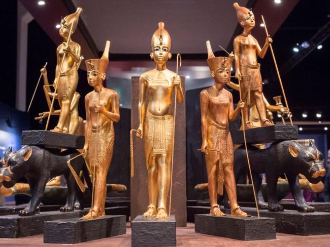 Queen Nefertiti May Hide Inside Tutankhamuns Tomb Au 