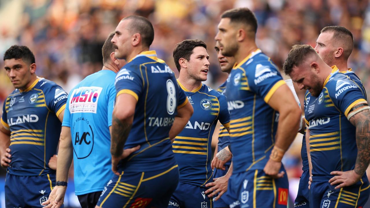 Mitchell Moses marshals his troops (Photo by Cameron Spencer/Getty Images)