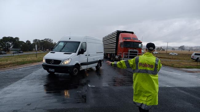 Police diverting traffic between Springhurst and Wangaratta on the Hume Freeway. Picture Simon Dallinger