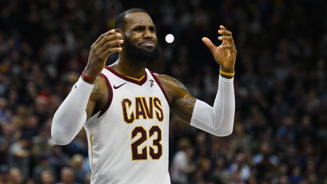 Lebron james trade to on sale cleveland