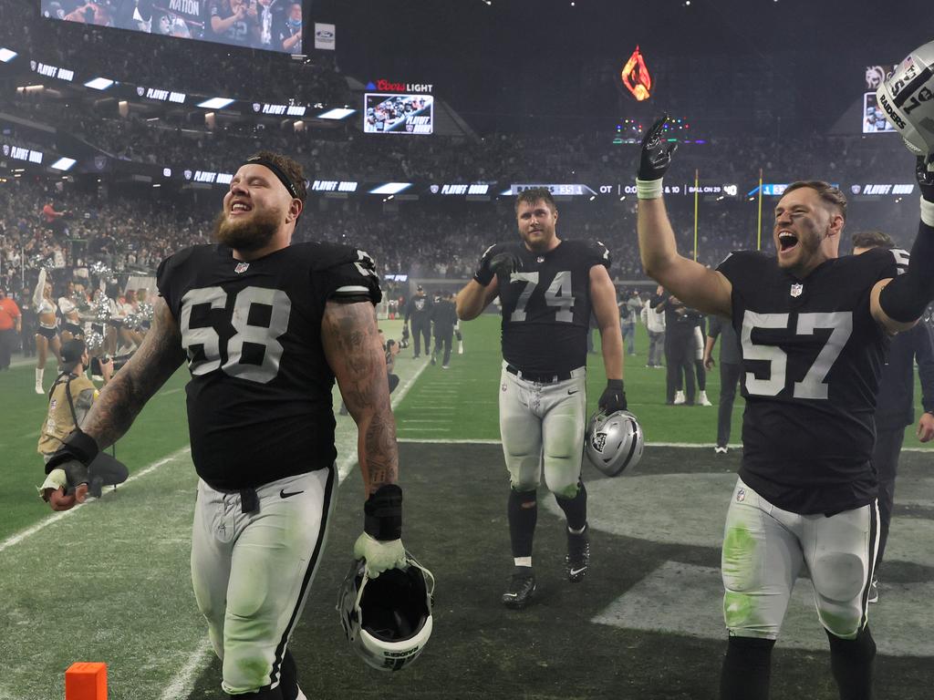 The Raiders Won, the Chargers Lost and the NFL's Most Legendary Tie Slipped  Away - WSJ