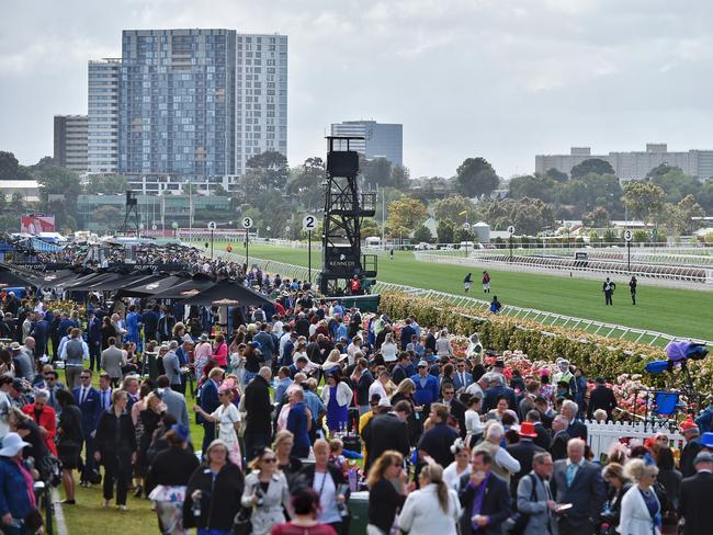 Crowds are building. Picture: Jason Edwards