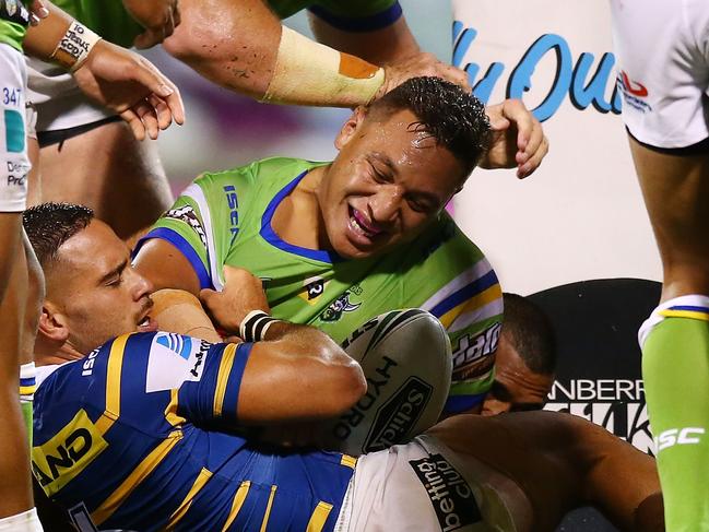 CANBERRA, AUSTRALIA - APRIL 14:  Joshua Papalii of the Raiders scores atry during the round six NRL match between the Canberra Raiders and the Parramatta Eels at GIO Stadium on April 14, 2018 in Canberra, Australia.  (Photo by Mark Nolan/Getty Images)