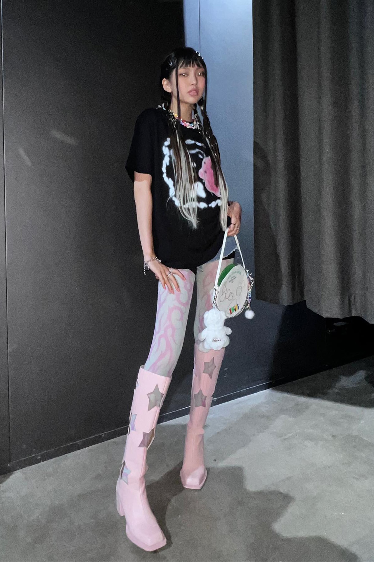 <p><em>Image credit: Instagram.com/newjeans_official.&nbsp; &nbsp;</em></p><p>Hyein wears I'm Sorry by Petra Collins, Andrej Gronau and Ashley Williams on June 25 2022.&nbsp;</p>