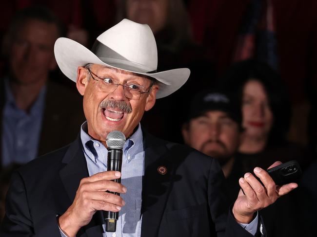 PRESCOTT, AZ - NOVEMBER 07: Arizona Republican Secretary of State candidate Mark Finchem speaks during a get out the vote campaign rally on November 07, 2022 in Prescott, Arizona. With 1 day to go until election day, Republican candidates are campaigning throughout the state ahead of Tuesday's midterm election.   Justin Sullivan/Getty Images/AFP