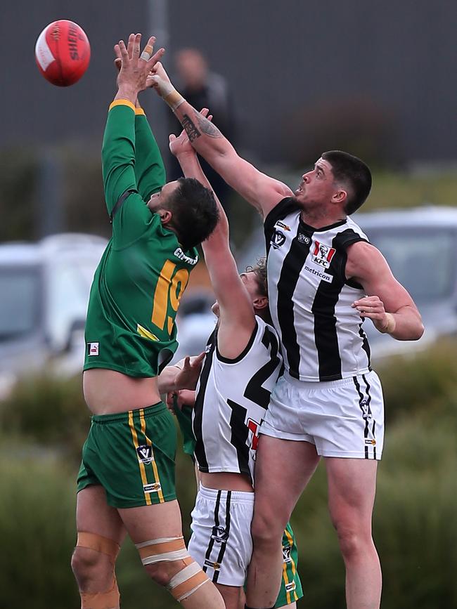 Ryan Pendlebury, right, playing for Sale against Leongatha in the Gippsland league grand final this year. Picture Yuri Kouzmin