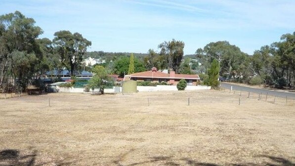 1C Millett Street, St Arnaud is a rare find.