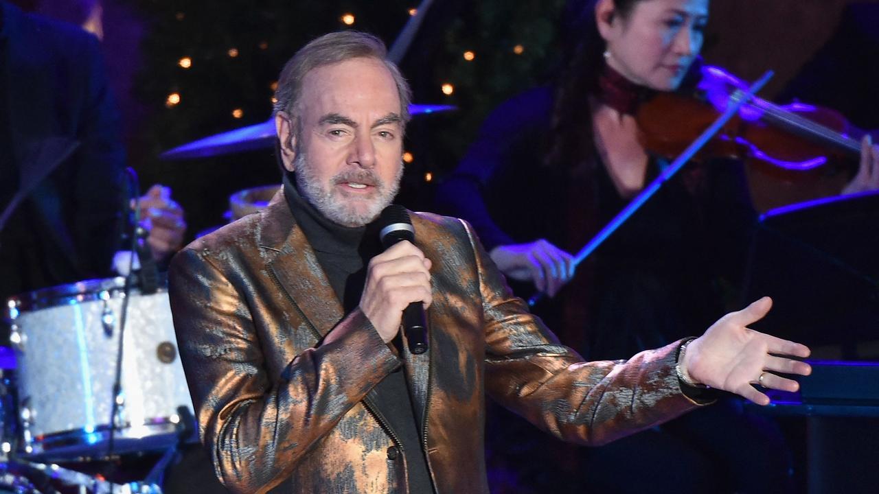 Neil Diamond Health: His Parkinson's Battle Explained & Updates – Hollywood  Life