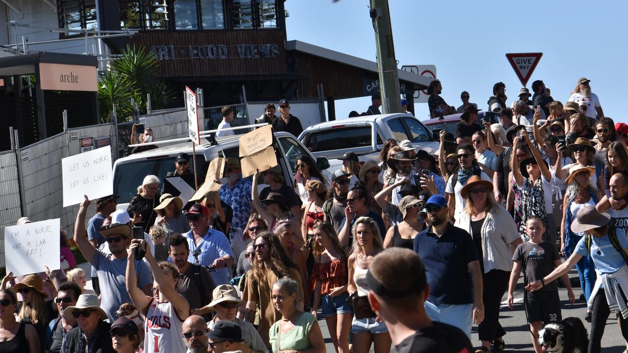 Protesters at the New South Wales Queensland border protesting the covid vaccine, the border rules and the New South Wales lockdown on August 22, 2021. Photo: Liana Walker