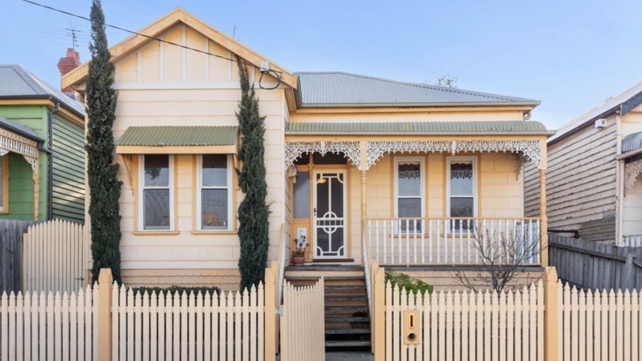 53 Shields St, Flemington sold at its auction on Saturday morning.