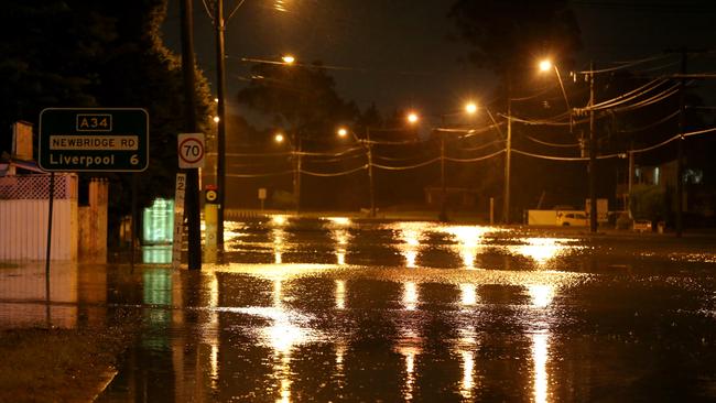 Flooding at Newbridge Rd Chipping Norton last night / Picture: Stephen Cooper