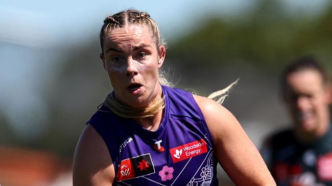 SYDNEY, AUSTRALIA - OCTOBER 26: Aisling McCarthy of the Dockers controls the ball during the round nine AFLW match between Greater Western Sydney Giants v Walyalup (Fremantle Dockers) at Henson Park, on October 26, 2024, in Sydney, Australia. (Photo by Brendon Thorne/Getty Images)