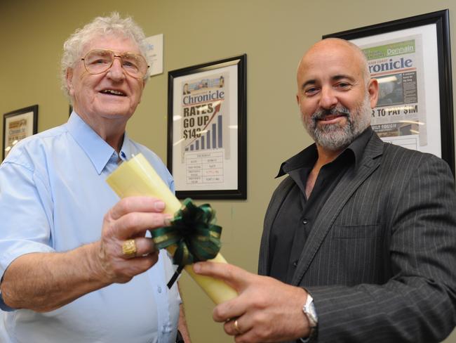 Ken Lee, winner of limerick competition with then deputy editor Mat Nott. Photo: Alistair Brightman / Fraser Coast Chronicle