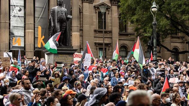 Pro-Palestine supporters gather at the State of Library of Victoria during a Free Palestine Rally on December 30. Picture: Diego Fedele