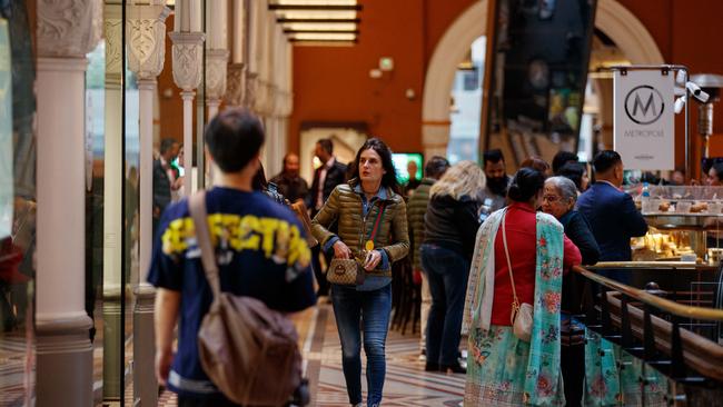 SYDNEY, AUSTRALIA - NewsWire Photos OCTOBER 15, 2024: CommBank releases its monthly household spending index for September, giving an indication of how Aussies are spending their money. Spending shopping shops Picture: NewsWire / Nikki Short