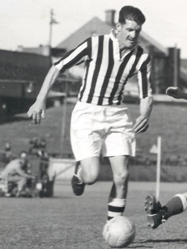 Socceroo Allan Garside of the Granville Magpies in September 1952.