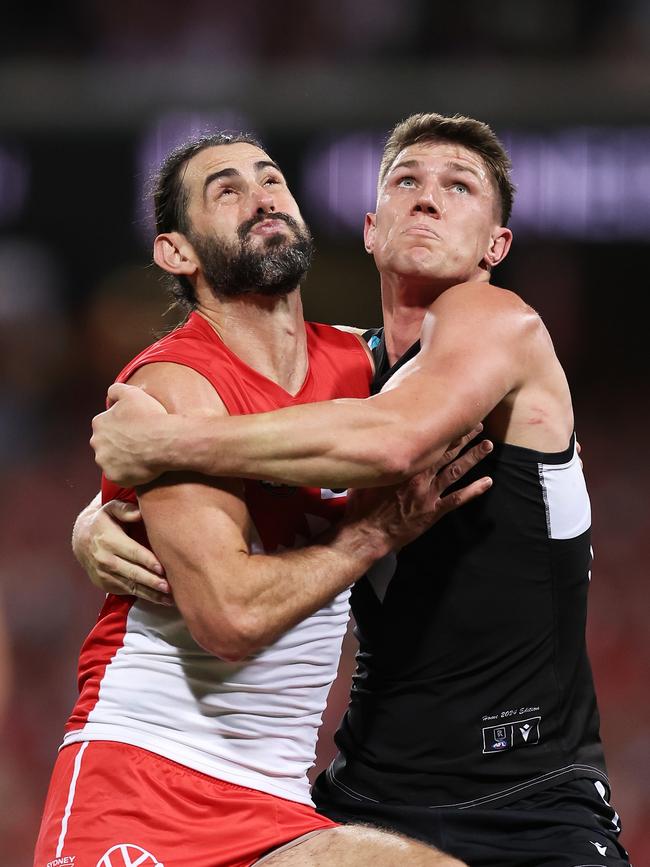 Jordon Sweet (right) was Port’s No. 1 ruck in 2024. (Photo by Matt King/AFL Photos)