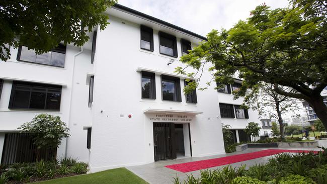 First day at Fortitude Valley State Secondary College. 585 St Paul's Terrace and Brookes St, Fortitude Valley, Brisbane, 28th of January 2020. (AAP Image/Attila Csaszar)