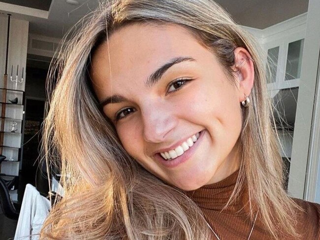 Amelie Champagne, 22, had been battling symptoms for years but got a diagnosis after going to the US. Picture: LinkedIn/alain-champagne