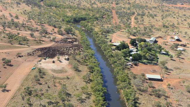 Filipino businessman Romeo Roxas is selling the 559,000ha Murray Downs station, located 400km north of Alice Springs.