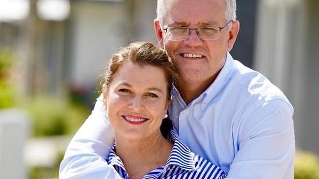 A nice new pic of Prime minister Scott Morrison and wife Jenny on the campaign trail in Darwin posted on his instagram page . Source: https://www.instagram.com/p/CdpH1bYLJNU/