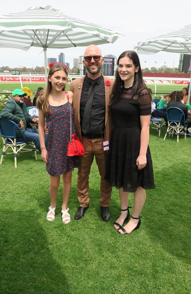 Dan, Maggie and Betsy at Seppelt Wines Stakes Day 2024 at Flemington Racecourse. Picture: Gemma Scerri