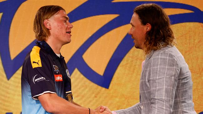 Harley Reid is presented the Allen Aylett medal. (Photo by Michael Willson/AFL Photos via Getty Images)