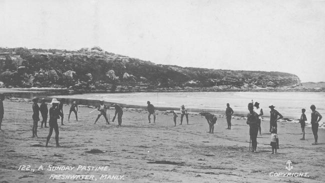 Beach cricket at Freshwater in 1909. Photo Northern Beaches Library