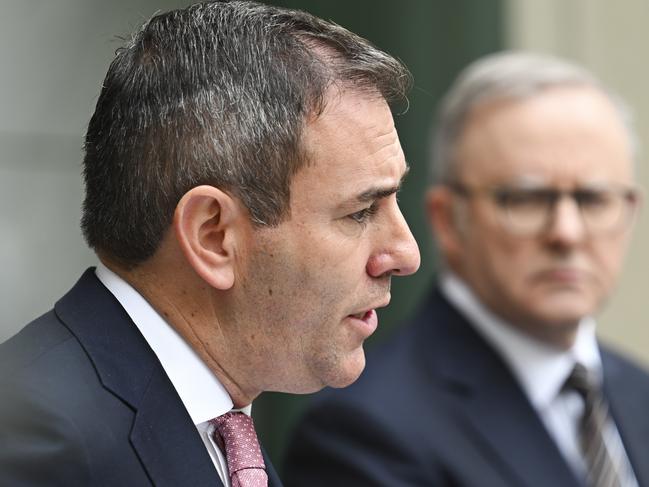 CANBERRA, AUSTRALIA  - NewsWire Photos - November 29, 2024:  Prime Minister Anthony Albanese, Federal Treasurer Jim Chalmers and Senator Katy Gallagher hold a press conference at Parliament House in Canberra. Picture: NewsWire / Martin Ollman