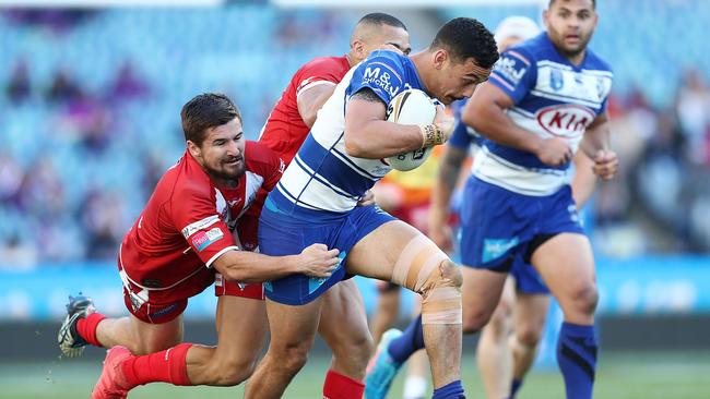 Bulldogs centre Morgan Harper making a half break. (Photo by Mark Metcalfe/Getty Images)