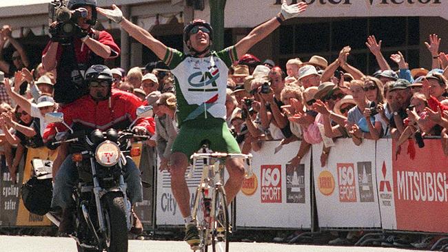 Stuart O'Grady winning the third stage of 1999 Tour Down Under.