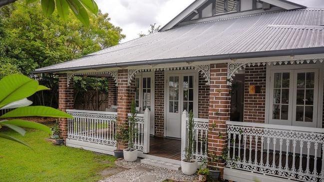 27 Strong Avenue, Graceville