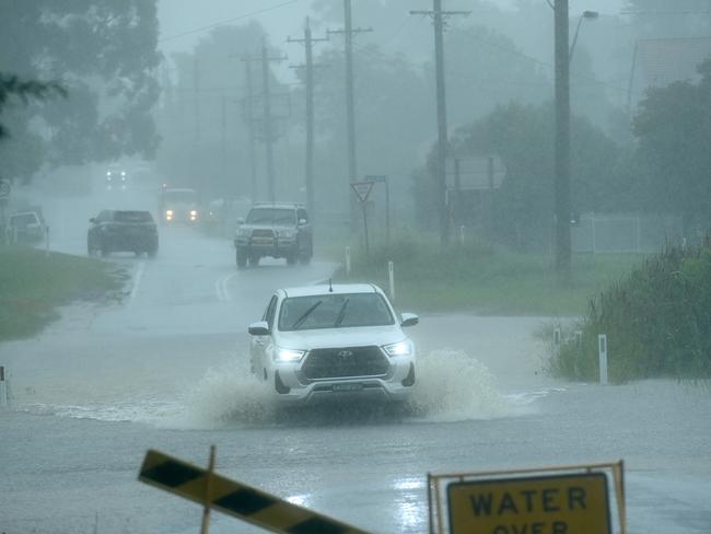 SYDNEY, AUSTRALIA - NewsWire Photos March 2, 2022: Water levels begin to rise in Pitt Town as residents prepare for the potential flooding.Picture: NCA NewsWire / Jeremy Piper