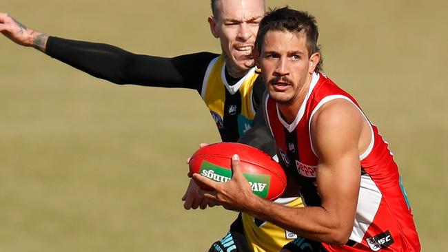 Ben Long breaks away from teammate Matthew Parker at St Kilda training. Picture: Michael Willson/AFL Photos