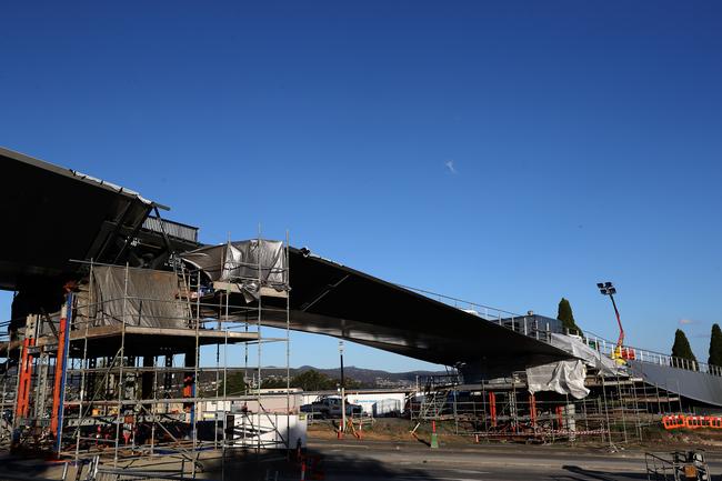 Construction of the Bridge of Remembrance across the Tasman Highway in Hobart. Picture: NIKKI DAVIS-JONES